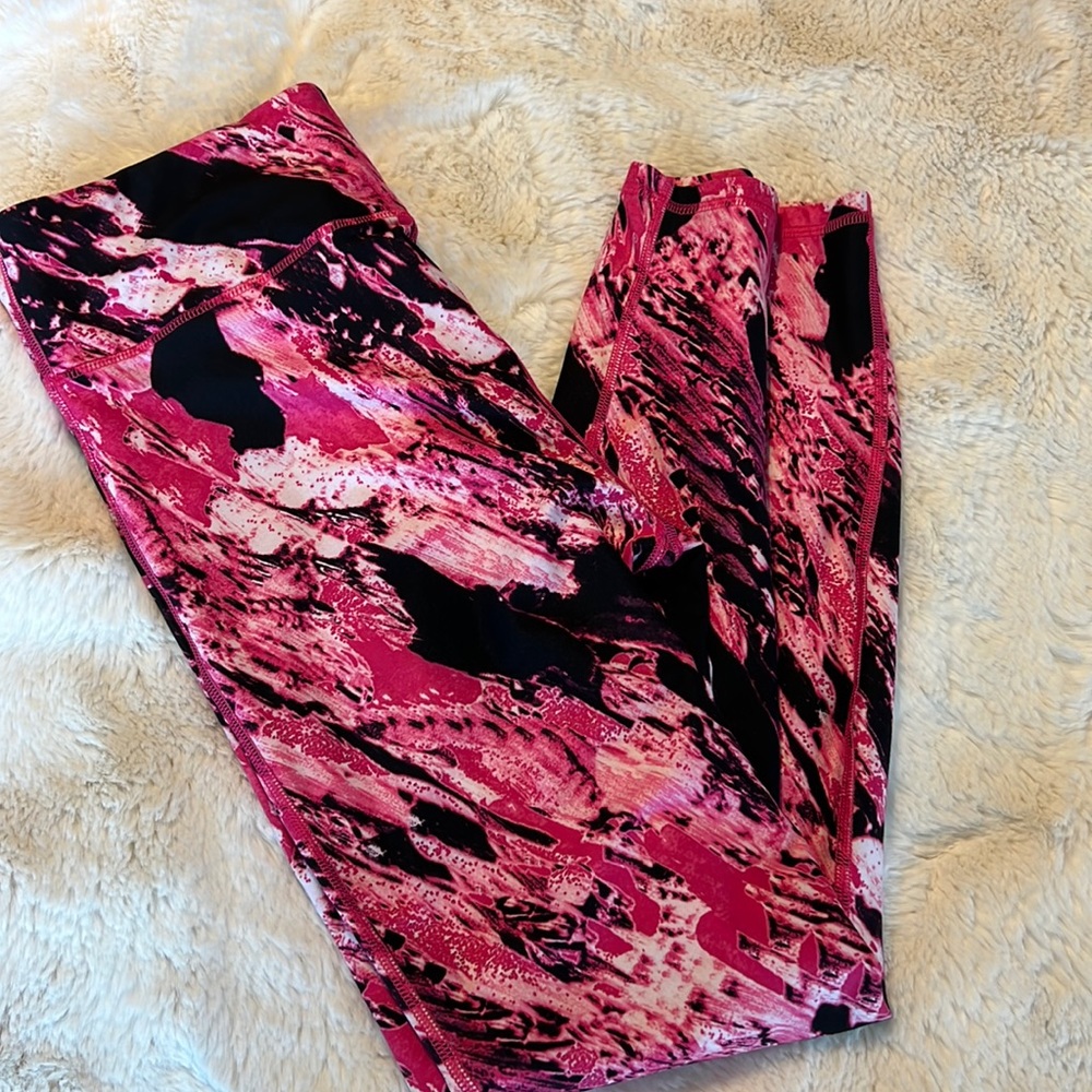 Pink and black leggings/ work out pants